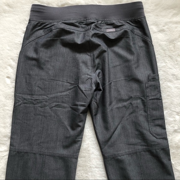 FIGS NWT KADE Grey Cargo Scrub Pants Nurse Doctor Scrubs Work Hospital - Picture 11 of 13